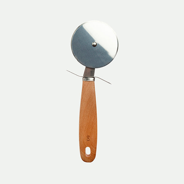 Coupe-pizza avec manche en bois 21x6,5 cm Nt.