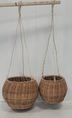 Cesta pendente de ratán