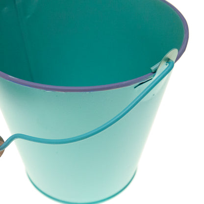 Cubo de hierro verde